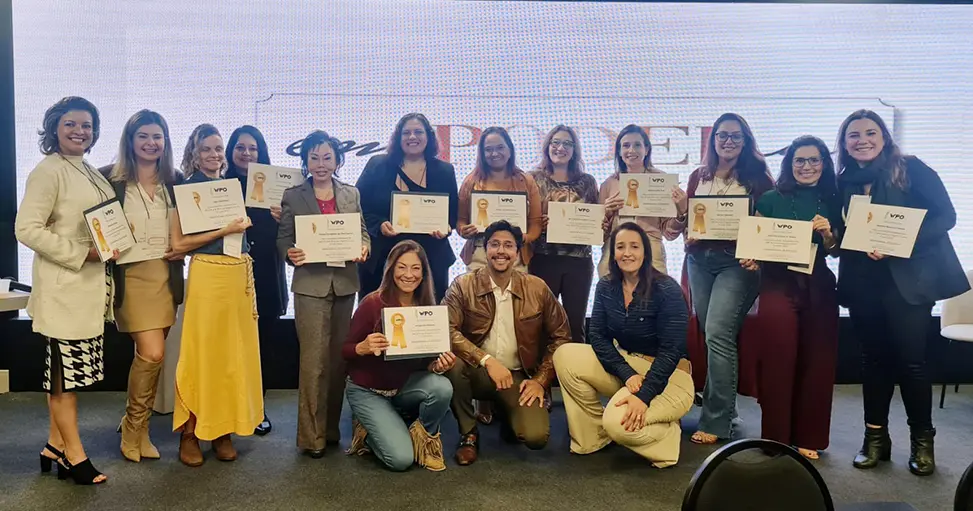 Cerimônia de certificação da WPO Languages: estudantes formados celebram a conclusão do programa