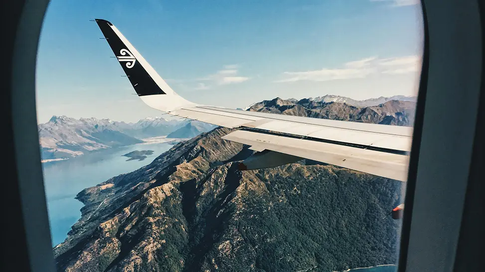 Vista da janela: o momento exato em que a viagem deixa de ser sonho e se torna paisagem