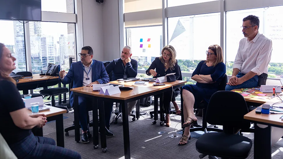 FIA conecta teoria e prática por meio de programas executivos e projetos de consultoria