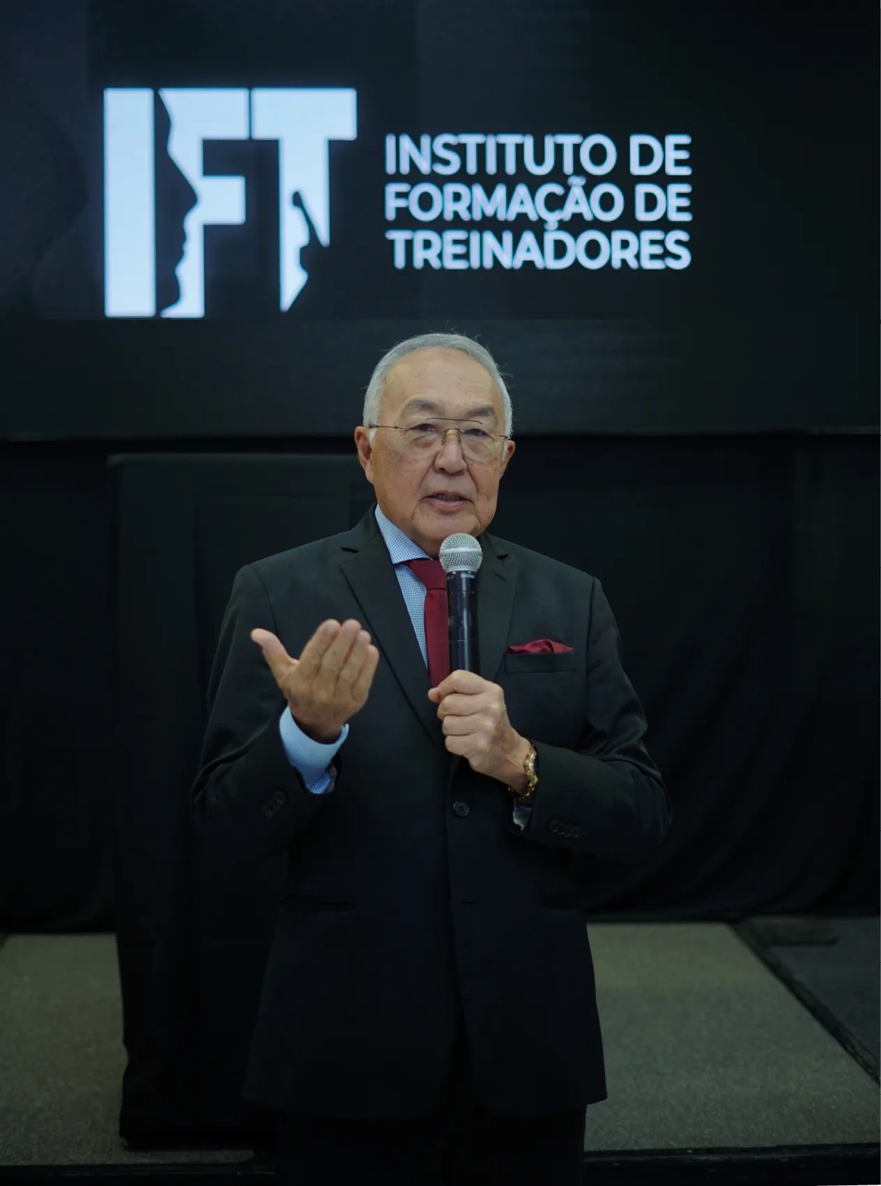 O Homem que comprime décadas em sete dias — IFT - Instituto de Formação de Treinadores — Desenvolvimento pessoal — Revista BNI Business